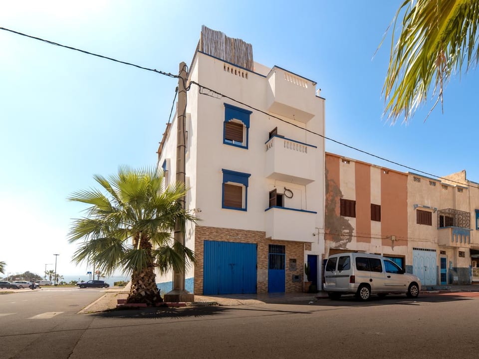 Ossmon Surf House - Anza Hostel in Agadir