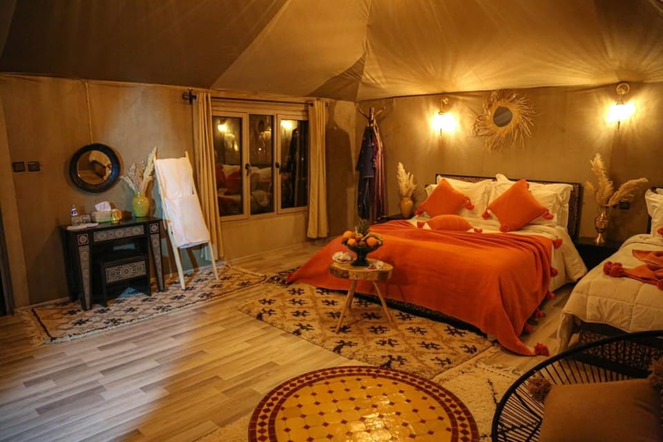 Bed, Living room, Photo of the whole room, Seating area, Bedroom