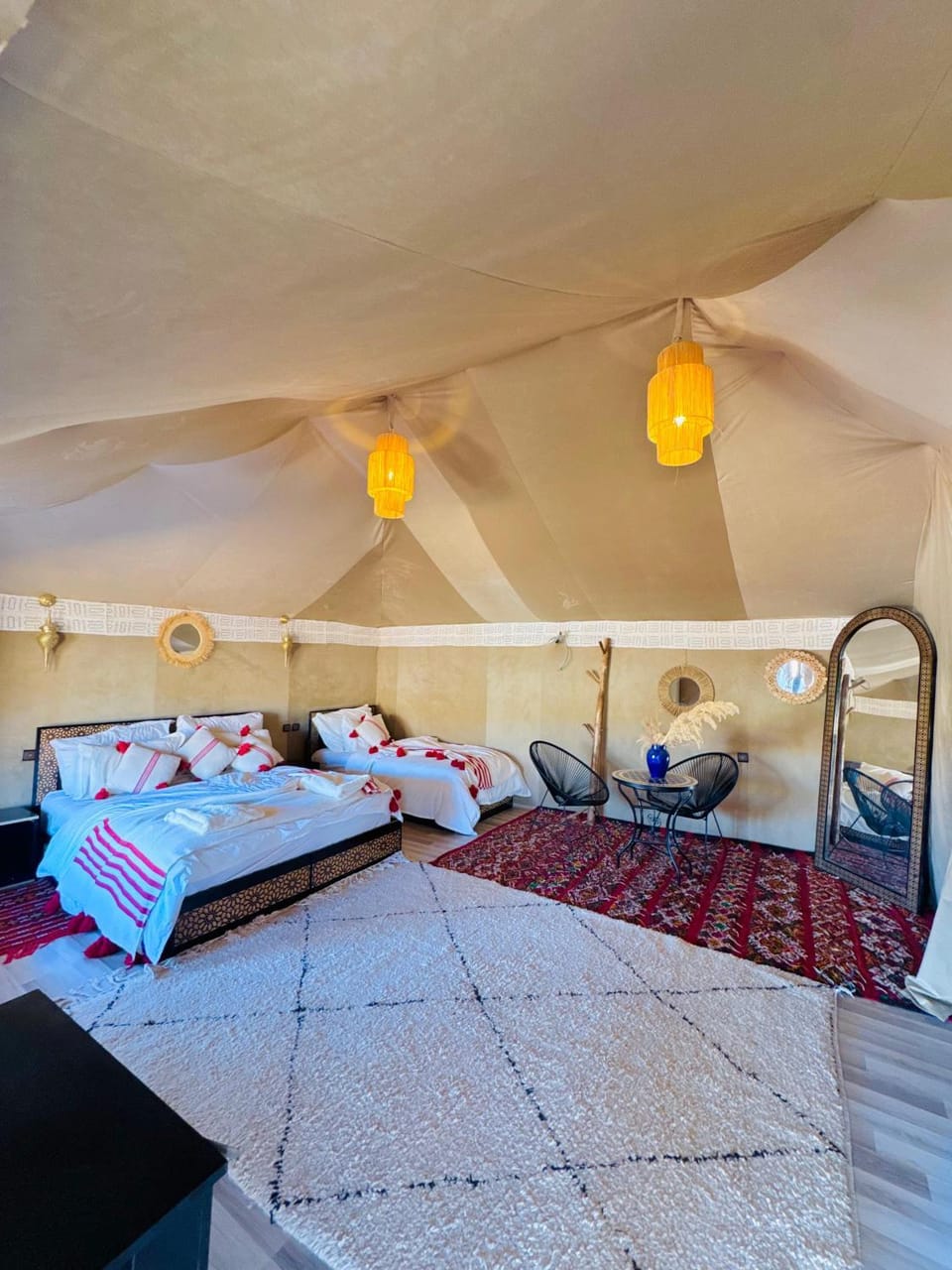Photo of the whole room, Bedroom