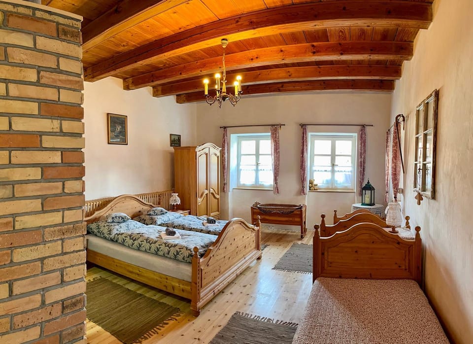 Öregfenyő Tornácosház House in Hungary