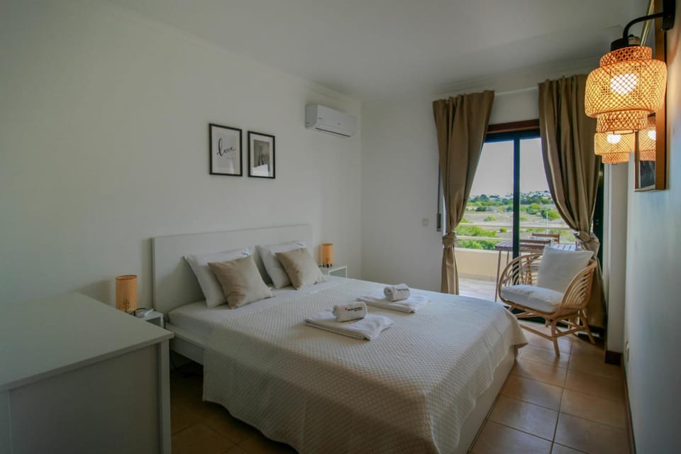 FLH Salgados Balcony Flat Apartment in Guia