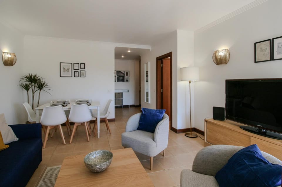 FLH Salgados Balcony Flat Apartment in Guia