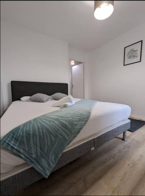 Chic appartement à 5 minutes de bus de Disneyland Apartment in Chessy