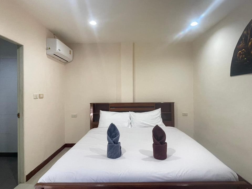 Lucky One Guesthouse Apartment in Patong