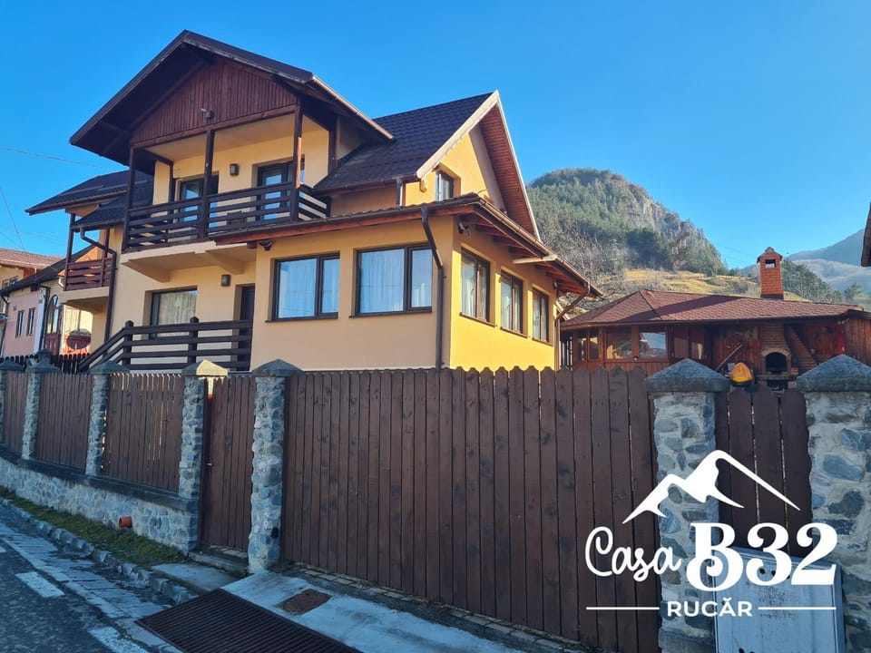 Casa B32 Spa Rucar Villa in Brașov County