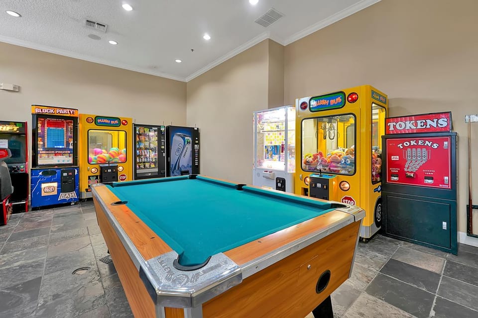 Lakefront Villa in Terra Verde:Pool & Resort Amenities House in Kissimmee