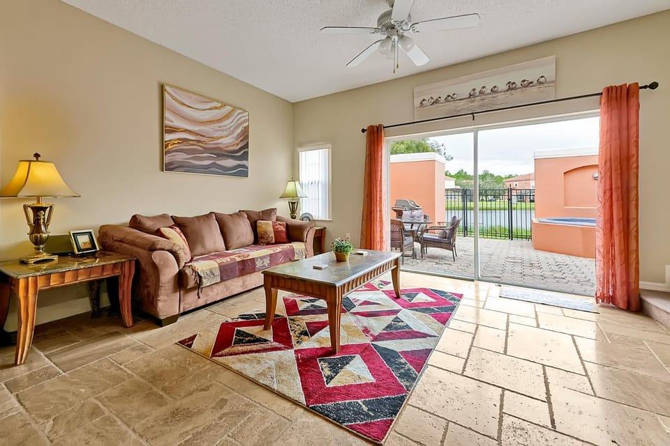 Lakefront Villa in Terra Verde:Pool & Resort Amenities House in Kissimmee