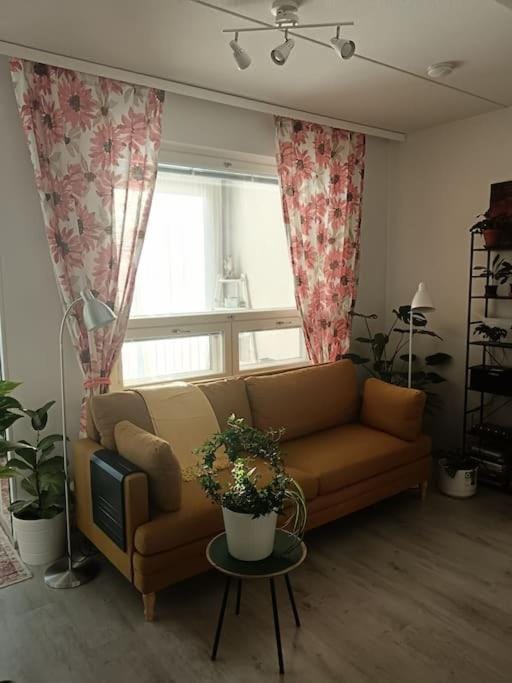 Communal lounge/ TV room, Living room, Seating area