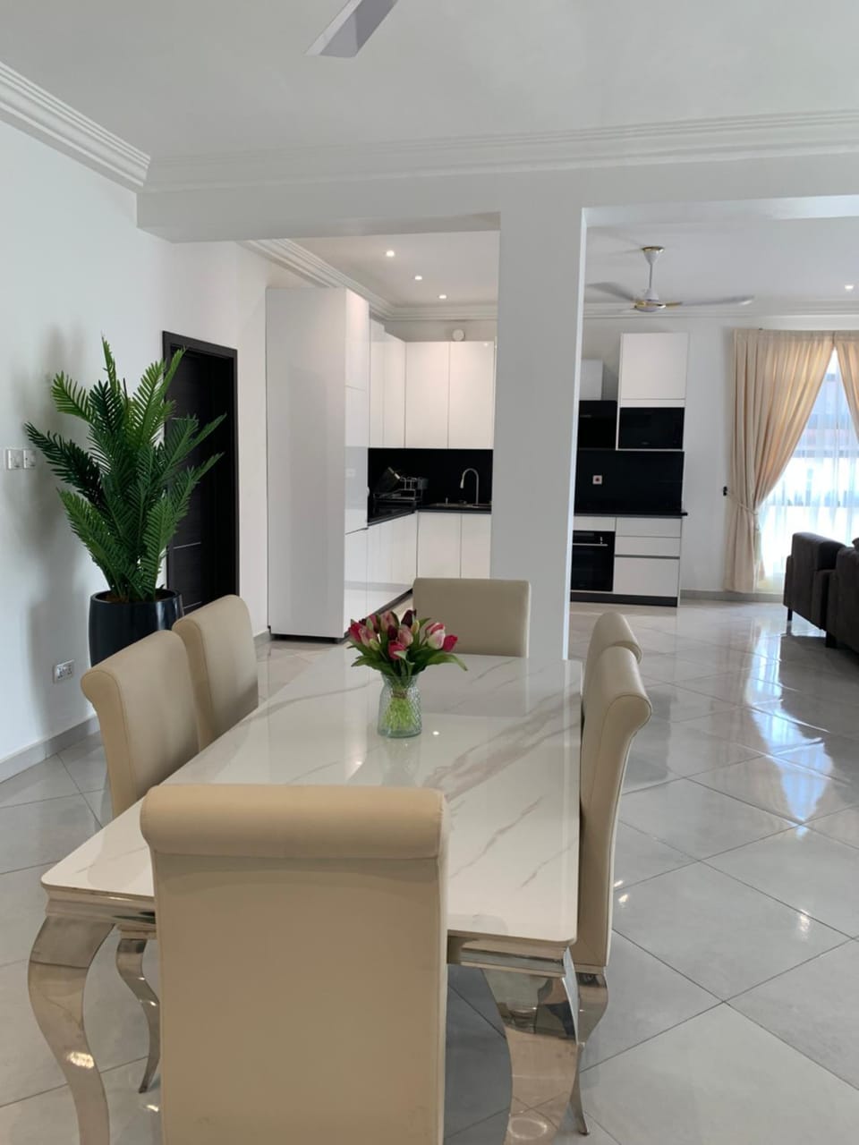 Communal lounge/ TV room, TV and multimedia, Kitchen or kitchenette, Seating area, Dining area
