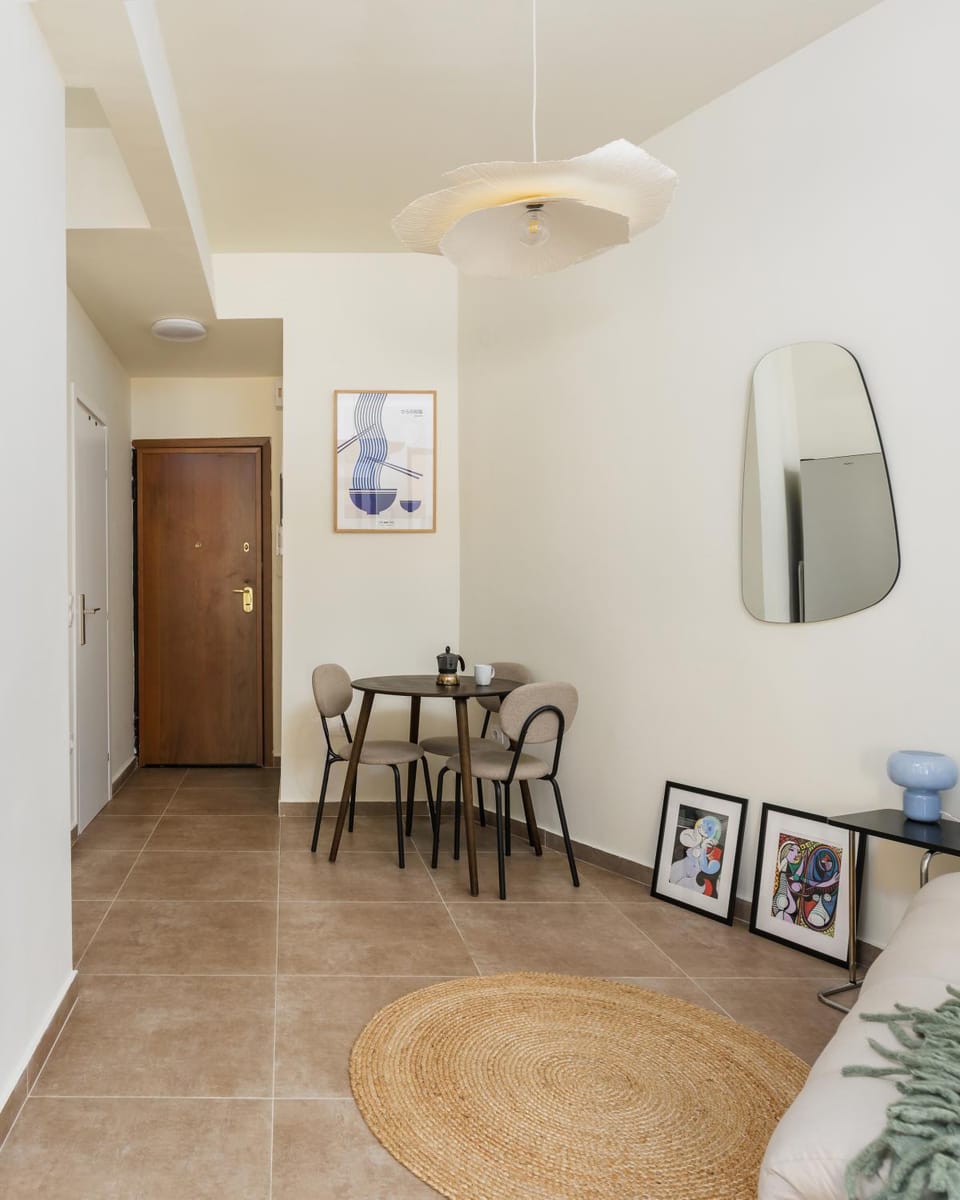 Seating area, Dining area