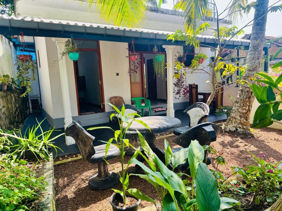 Garden, Seating area, Garden view