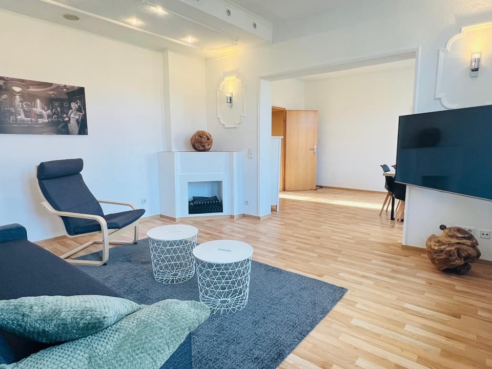 TV and multimedia, Seating area