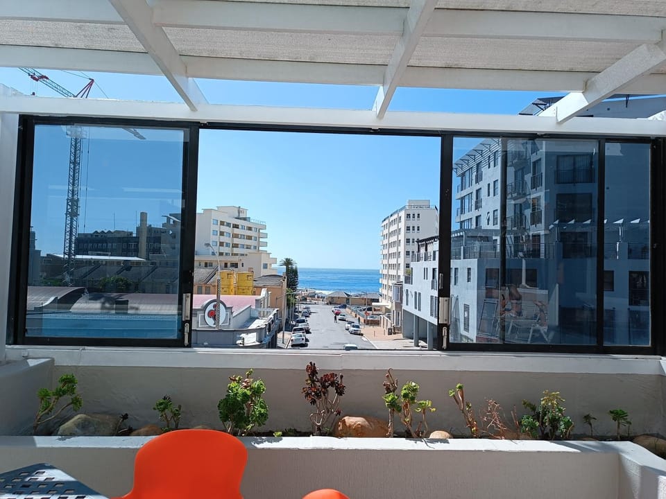 Sea Point Apartment close to the prom Apartment in Sea Point