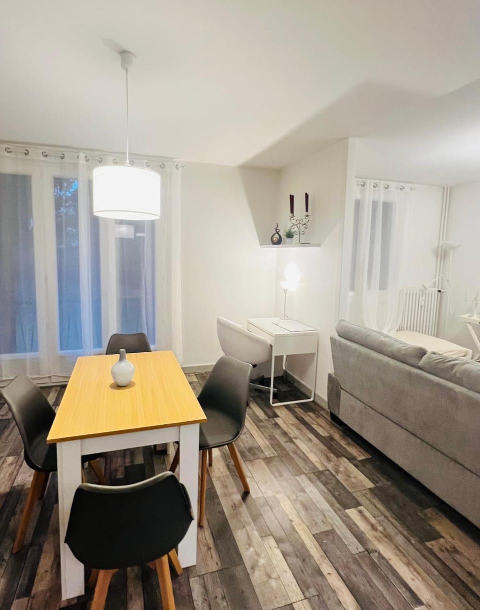 Appartement in der Nähe des Paul Constans Lycee Apartment in Montluçon