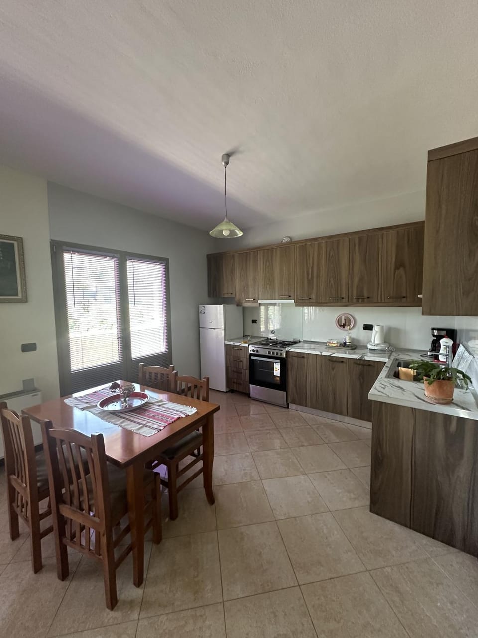 Living room, Dining area, kitchen