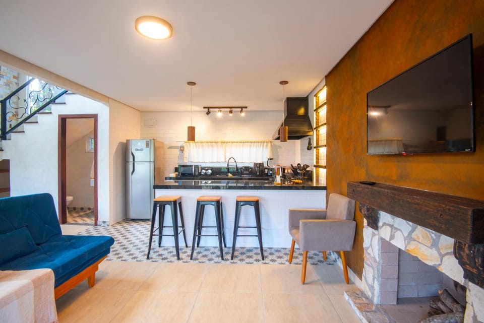 TV and multimedia, Kitchen or kitchenette, Living room, Dining area, pet friendly, stove