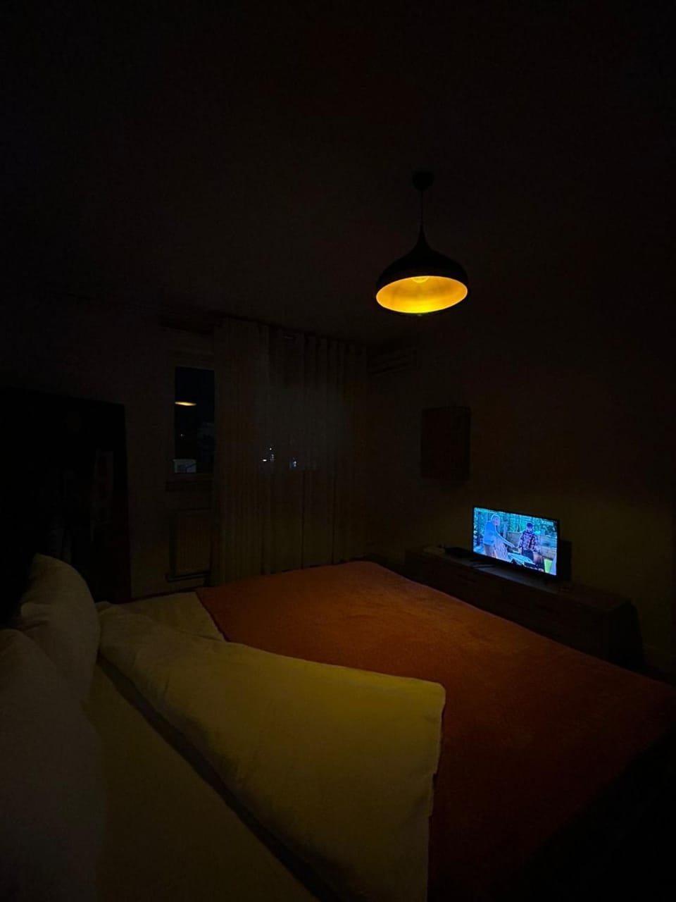 Communal lounge/ TV room, Bed, TV and multimedia, Photo of the whole room, Bedroom