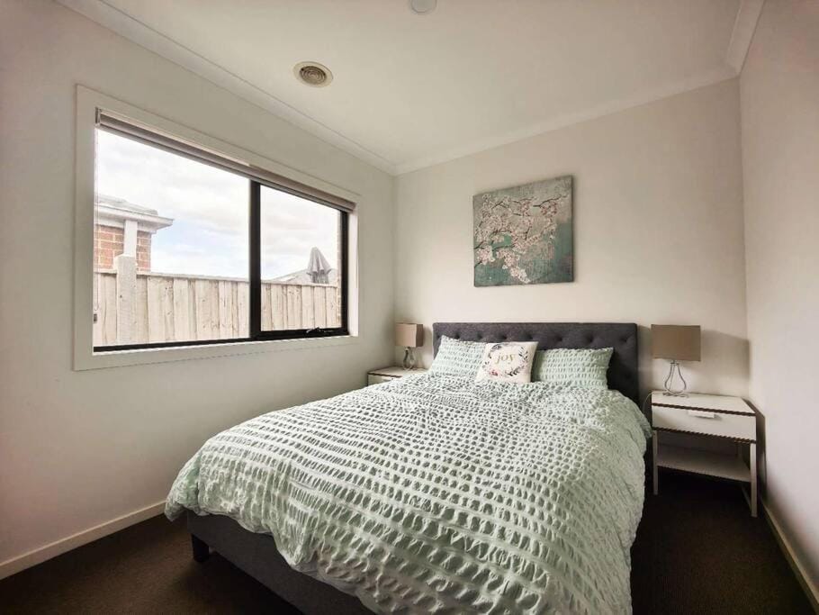 Beautiful 4 Bedrooms Houses Villa in Melbourne