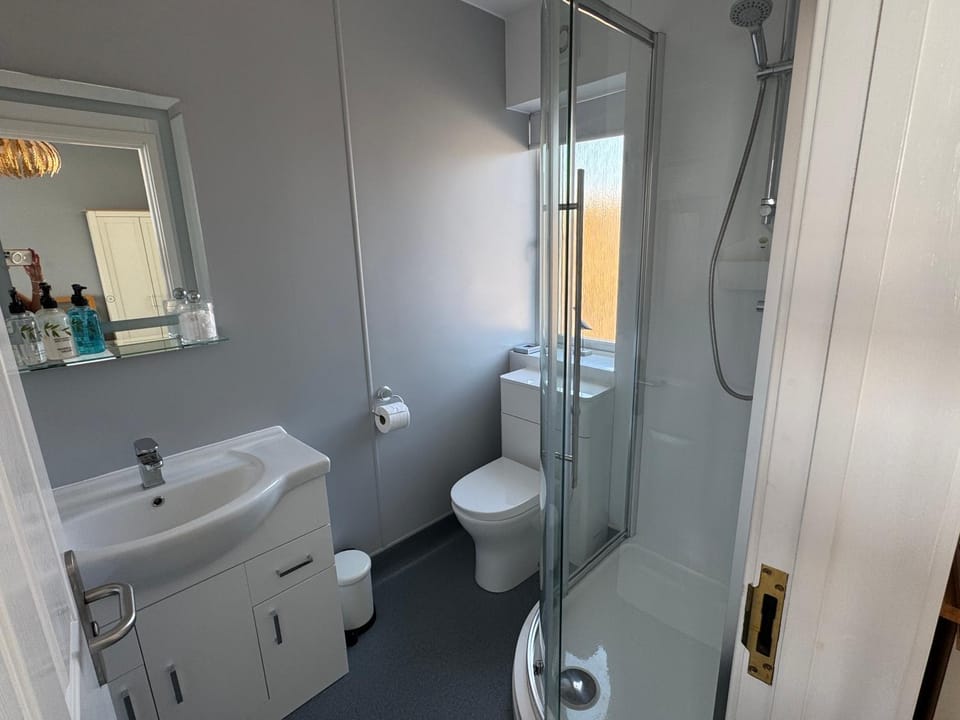Shower, Toilet, Bathroom