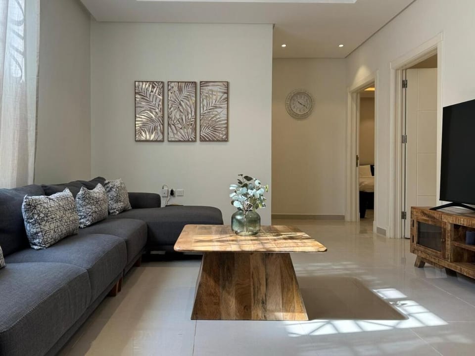 Communal lounge/ TV room, TV and multimedia, Living room, Seating area, Evening entertainment