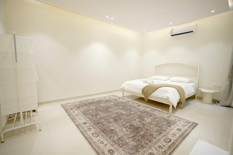 Bed, Photo of the whole room, Bedroom, towels, air conditioner