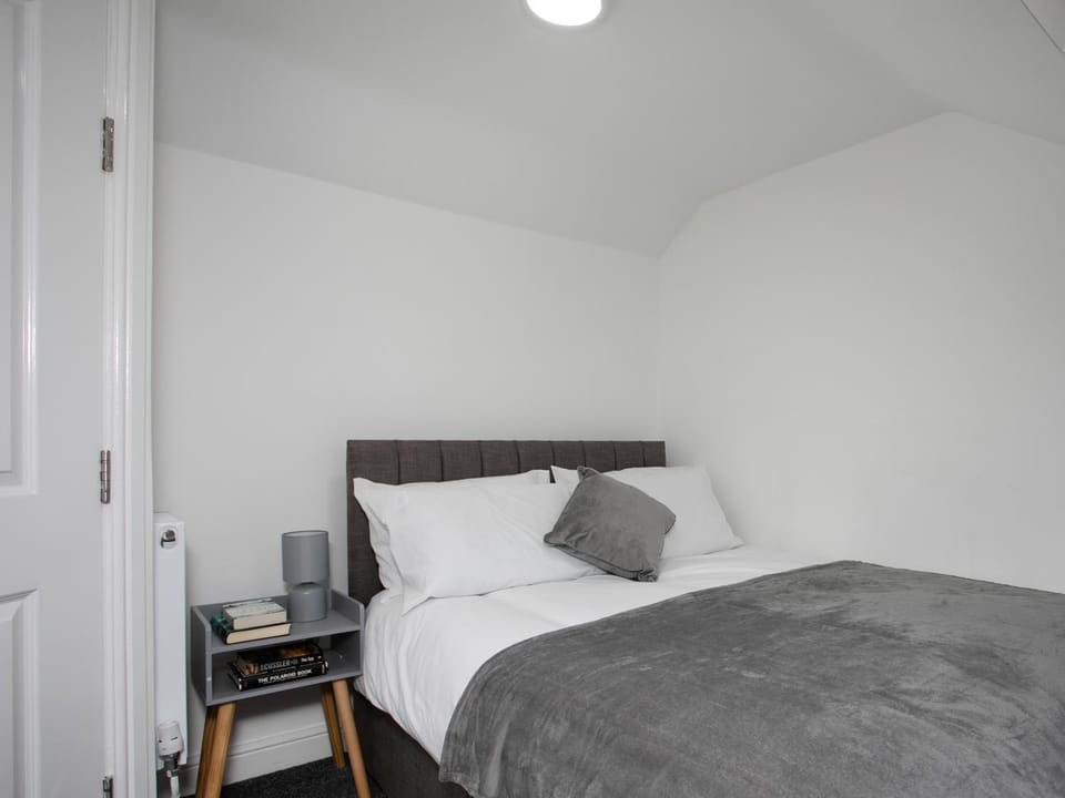 Bed, Photo of the whole room, Bedroom, hair dresser