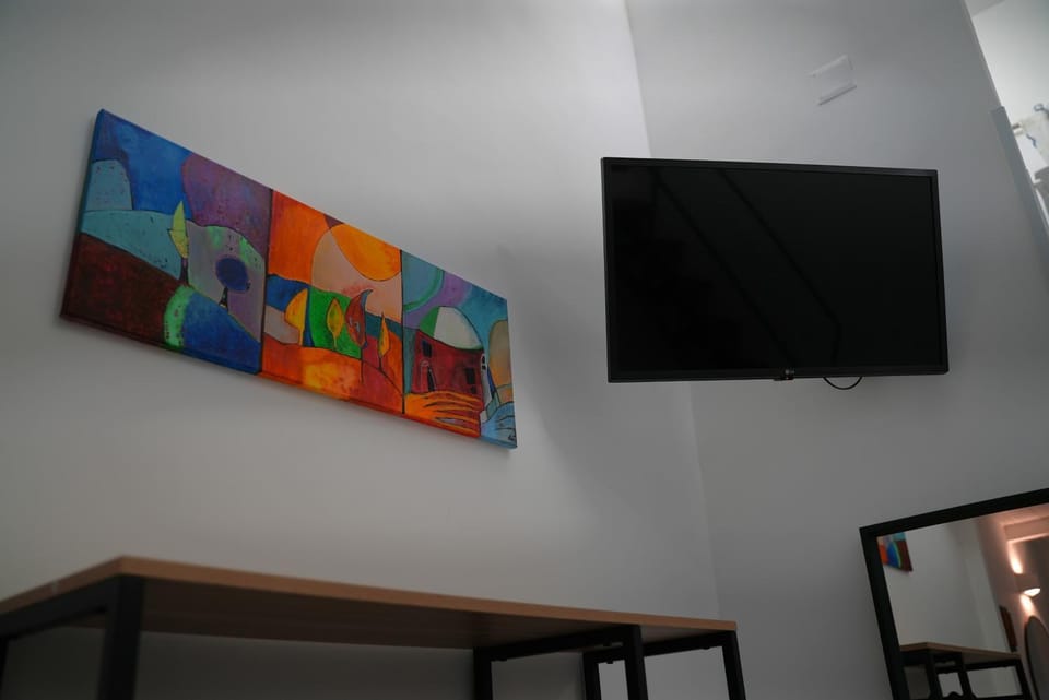 Communal lounge/ TV room, Bed, TV and multimedia, Decorative detail, Evening entertainment, Bedroom, locker, locker