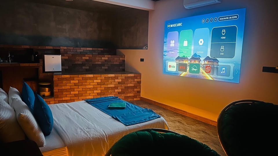Communal lounge/ TV room, Bed, TV and multimedia, Photo of the whole room, Evening entertainment, Bedroom