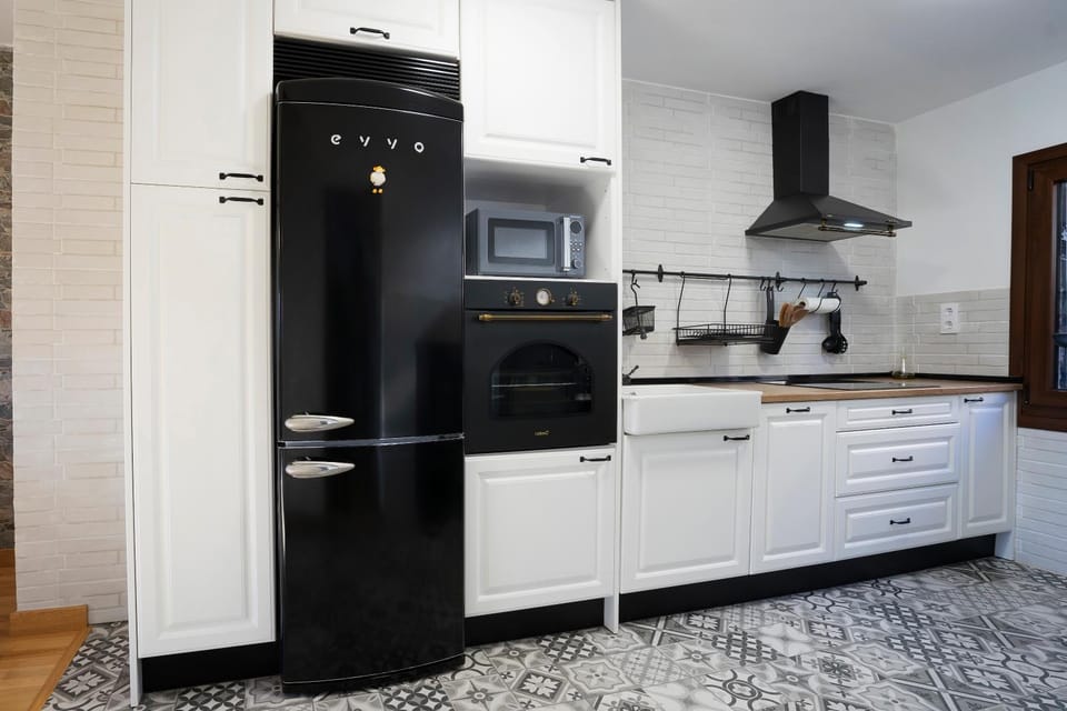 Kitchen or kitchenette, oven, stove