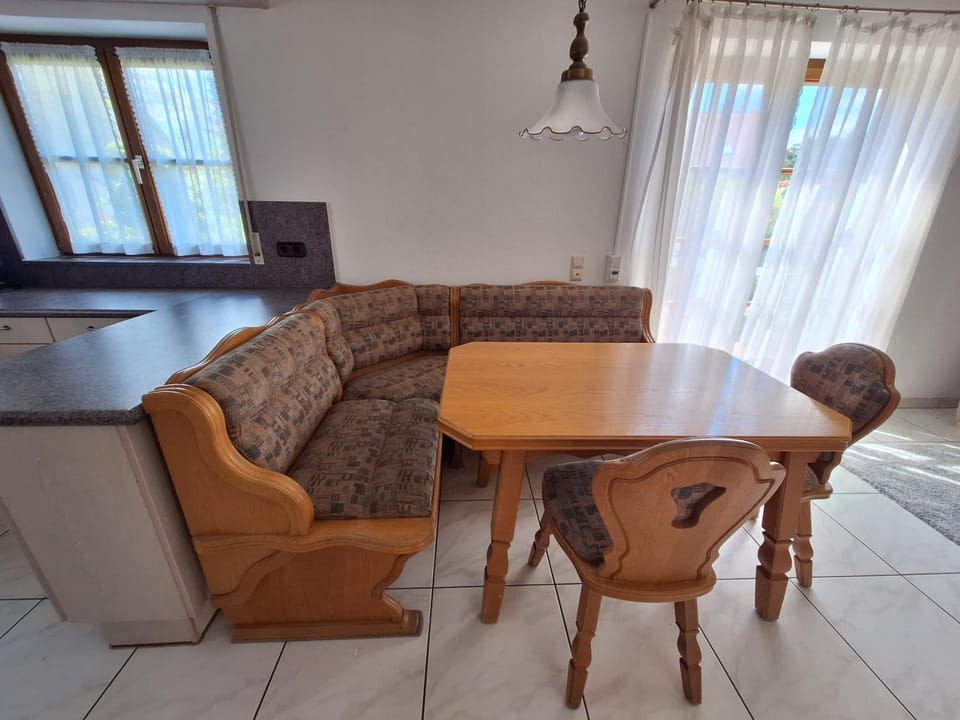 Living room, Seating area, Dining area