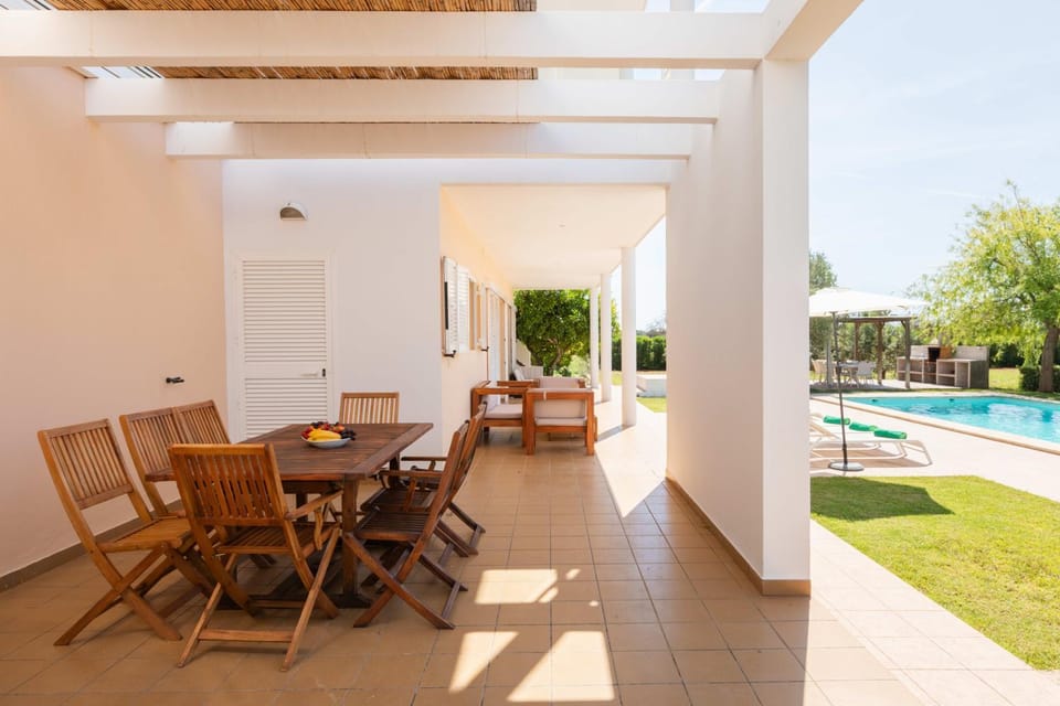Patio, Day, Natural landscape, Dining area, Pool view, Swimming pool, Inner courtyard view, sunbed