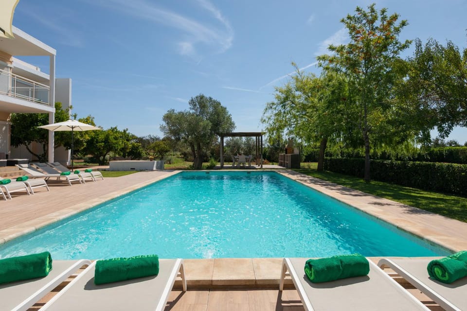 Property building, Patio, Spring, Day, Garden, Garden view, Pool view, Swimming pool, sunbed