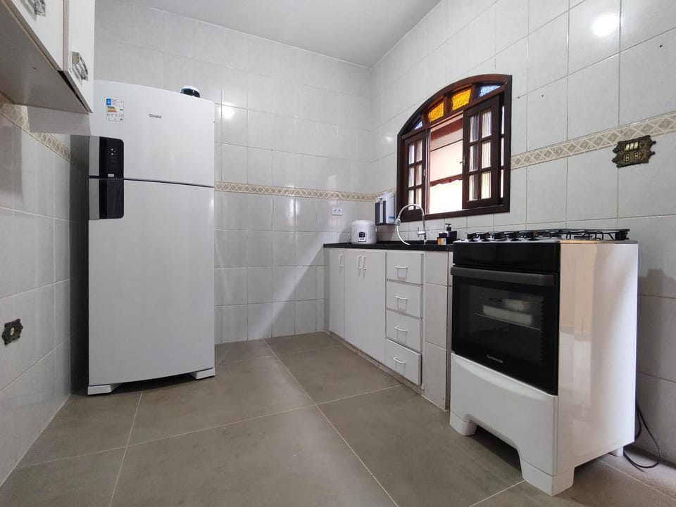 Casa piscina com ozônio churrasqueira perto da praia House in Caraguatatuba