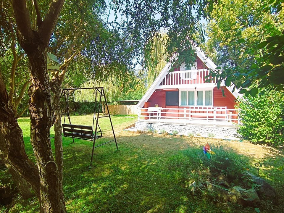 Property building, Natural landscape, Garden