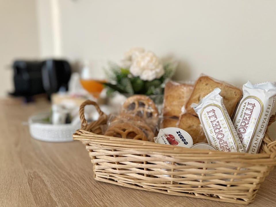 Living room, Breakfast