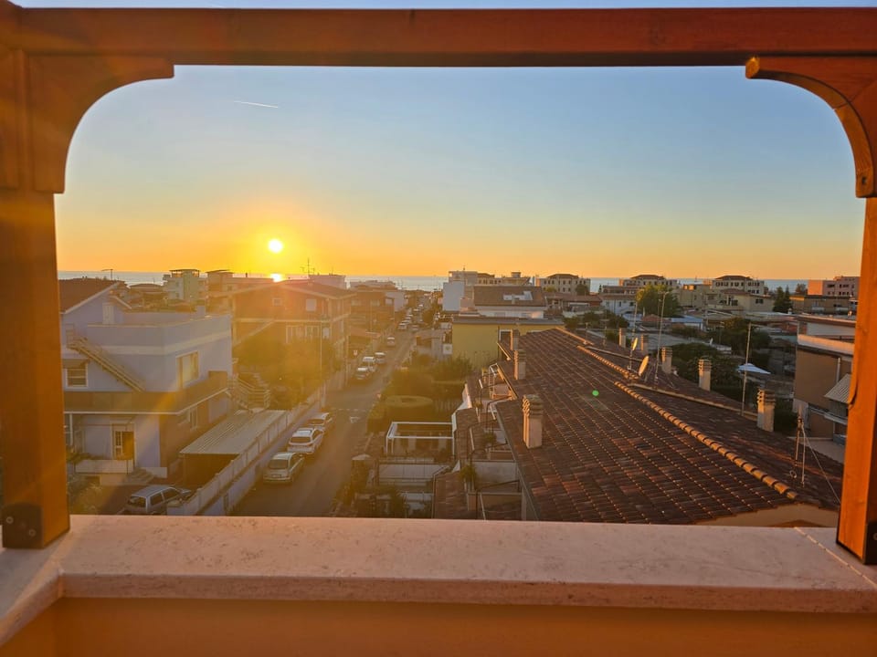 Linda's House Fiumicino sunset view Apartment in Lazio