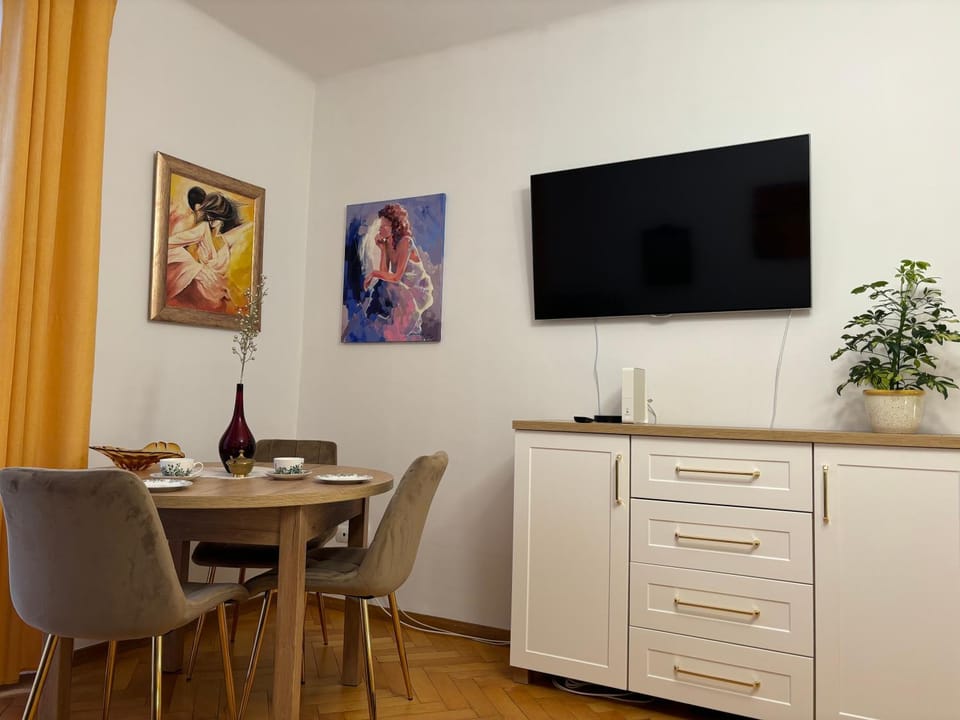 Klimatyczny apartament na Bielanach przy metrze Apartment in Warsaw