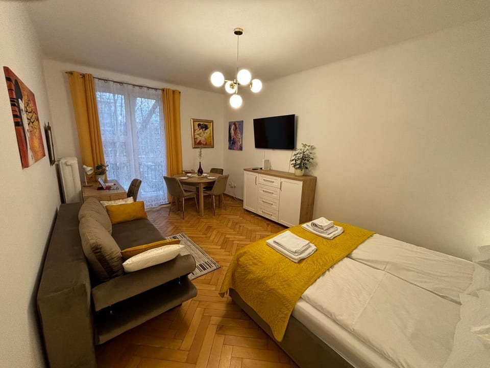 Klimatyczny apartament na Bielanach przy metrze Apartment in Warsaw