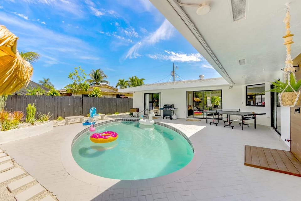 Pool view, Swimming pool
