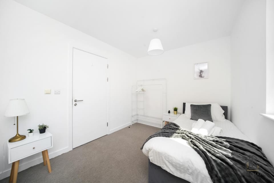Bed, Bedroom, wardrobe