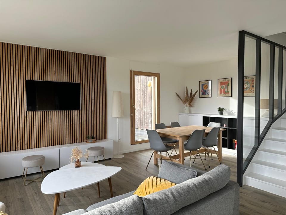 Living room, Dining area