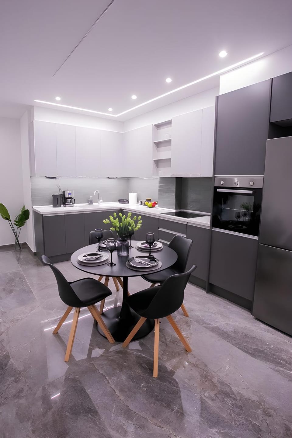 Kitchen or kitchenette, Dining area, stove