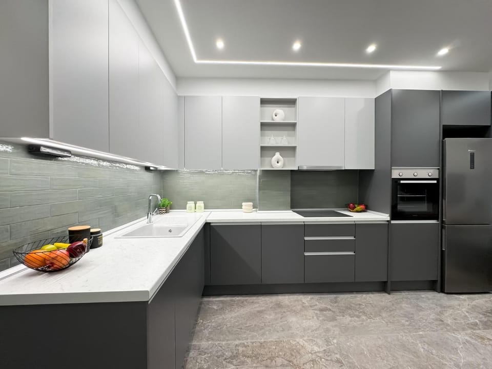 Kitchen or kitchenette, oven, stove