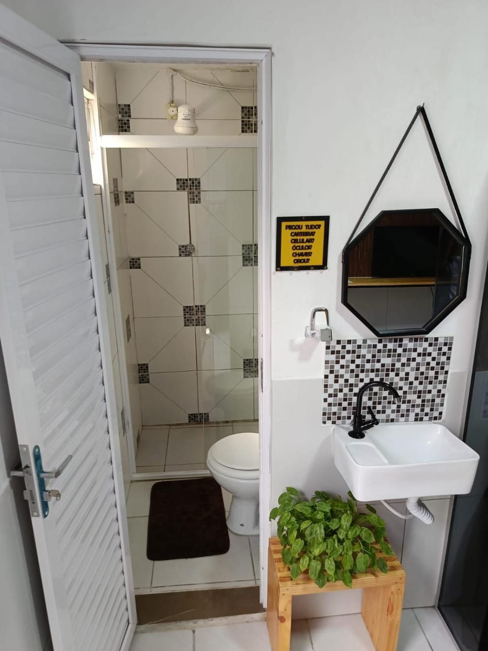 Quarto Privativo para Casal com Ar-condicionado, Wi Fi, Banheiro Privativo Vacation rental in Natal