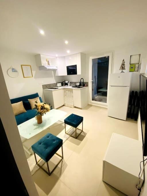 Cosy Cottage by Alice Village Provençal Serenity Apartment in French Riviera