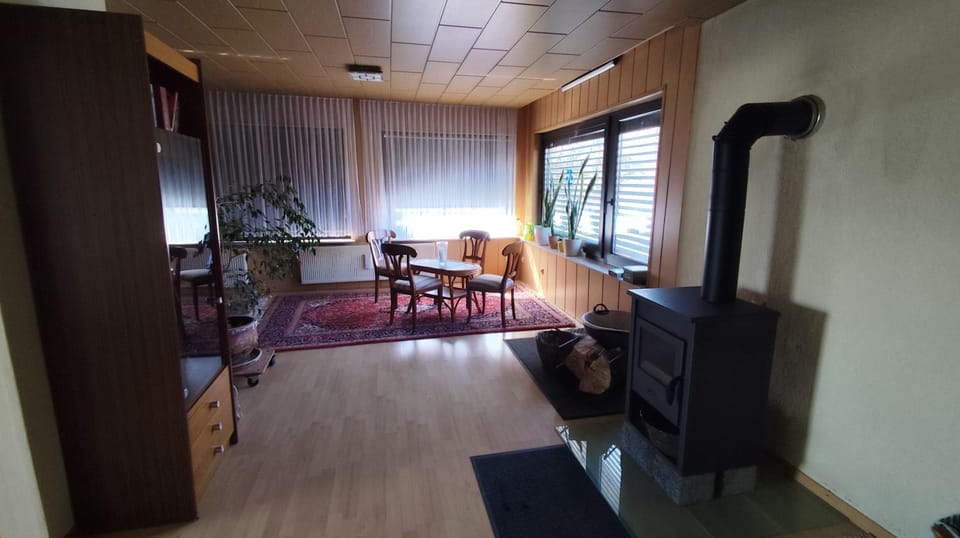 Living room, Seating area, oven
