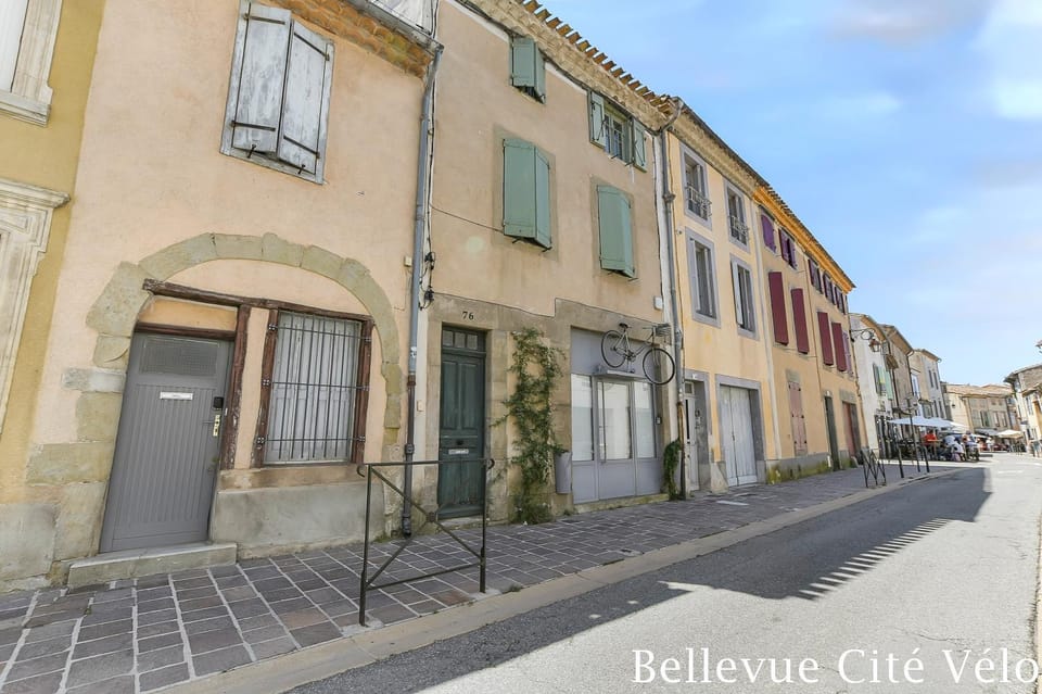 Property building, Coffee/tea facilities