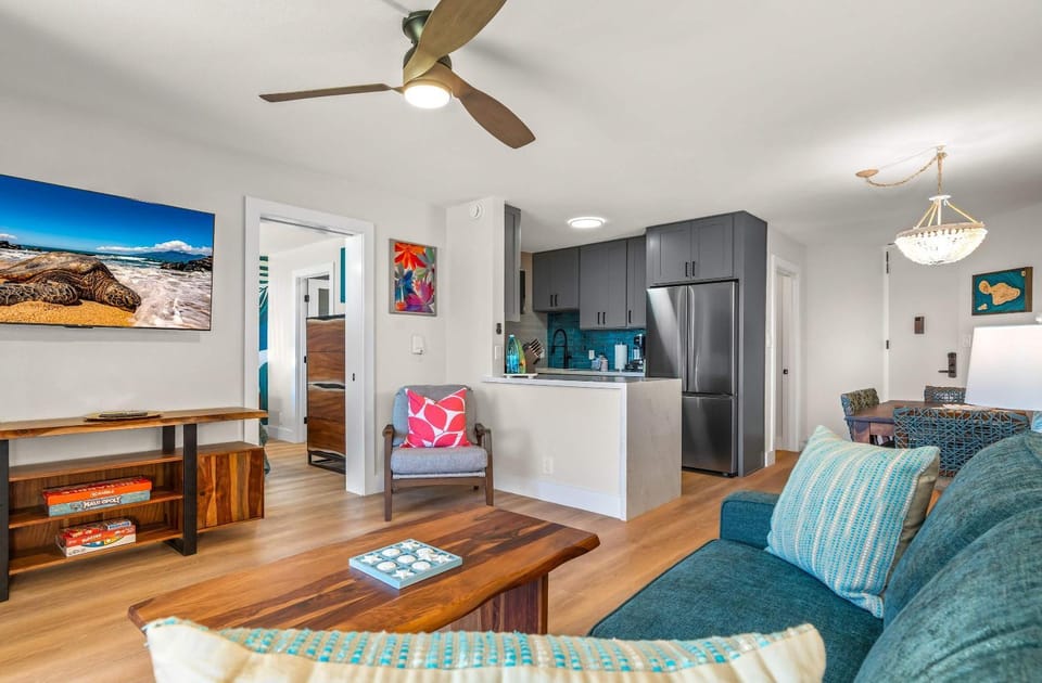 Hip Hawaiian Seaside Vistas House in Kihei