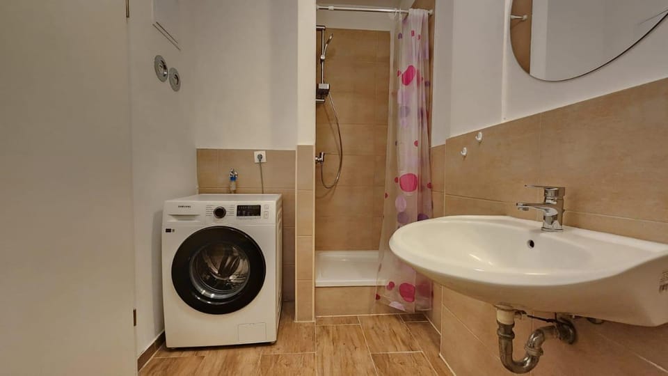 Bathroom, washing machine