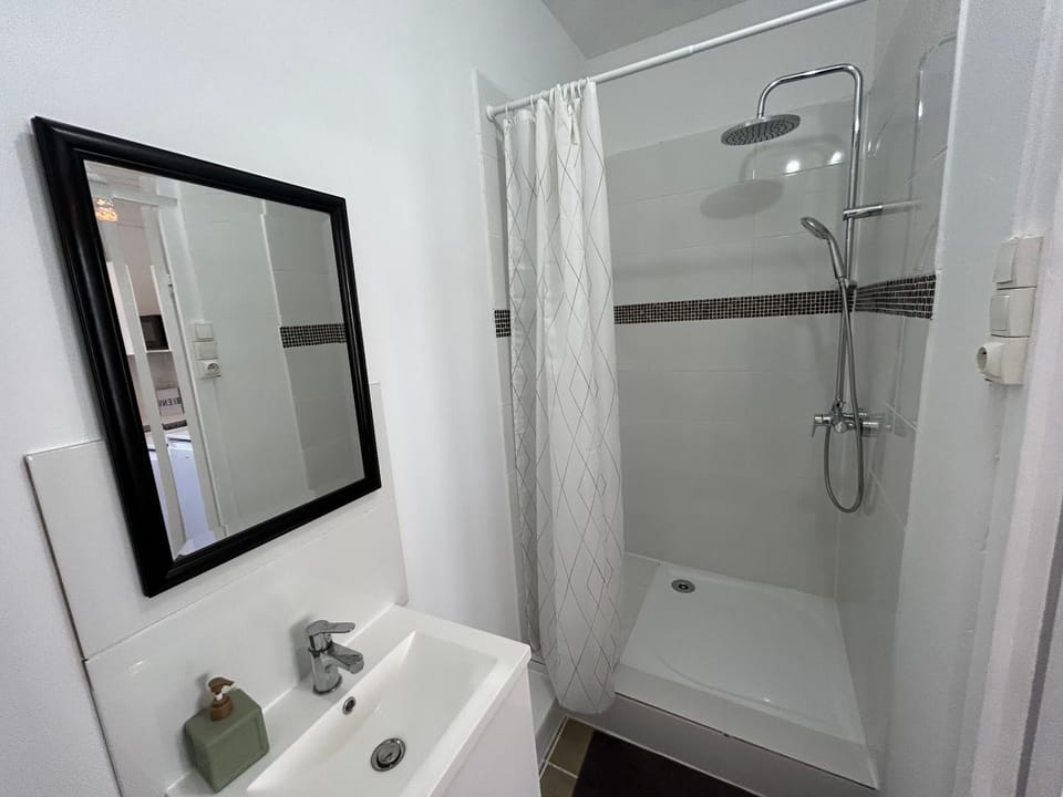 Shower, Bathroom, Bath